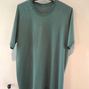 Men’s Lululemon short sleeve shirt Medium